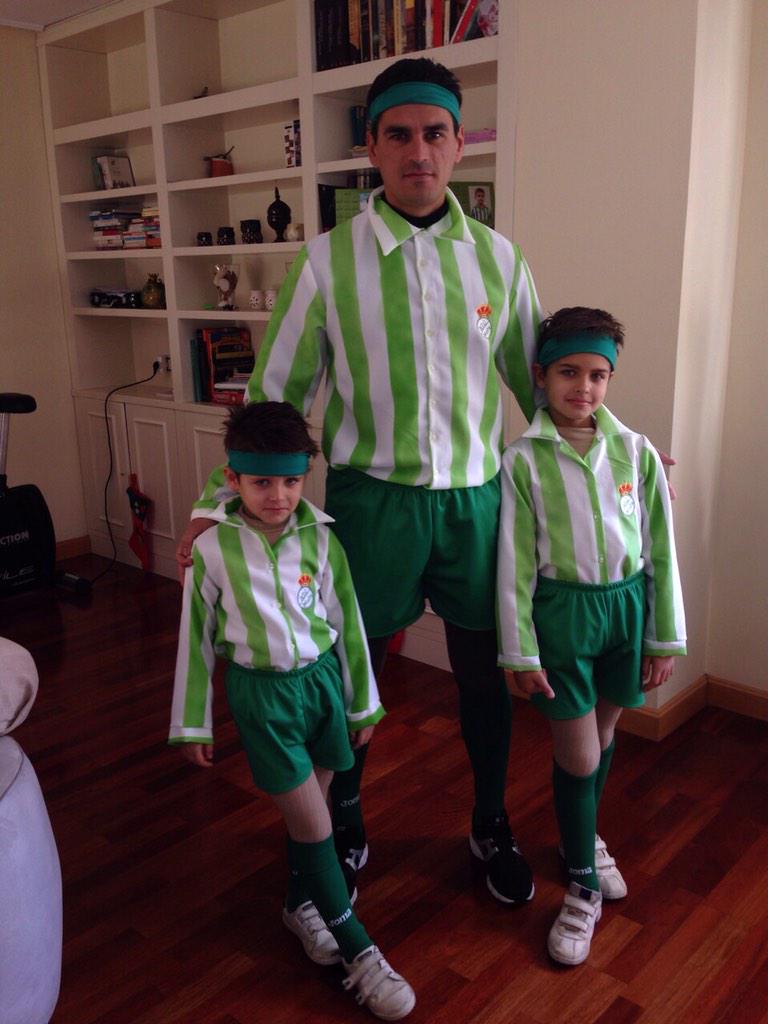 JuanitoGut4's tweet photo. Pa la cabalgata de Sevilla 😂😂😂 http://t.co/I3cz8rptyJ