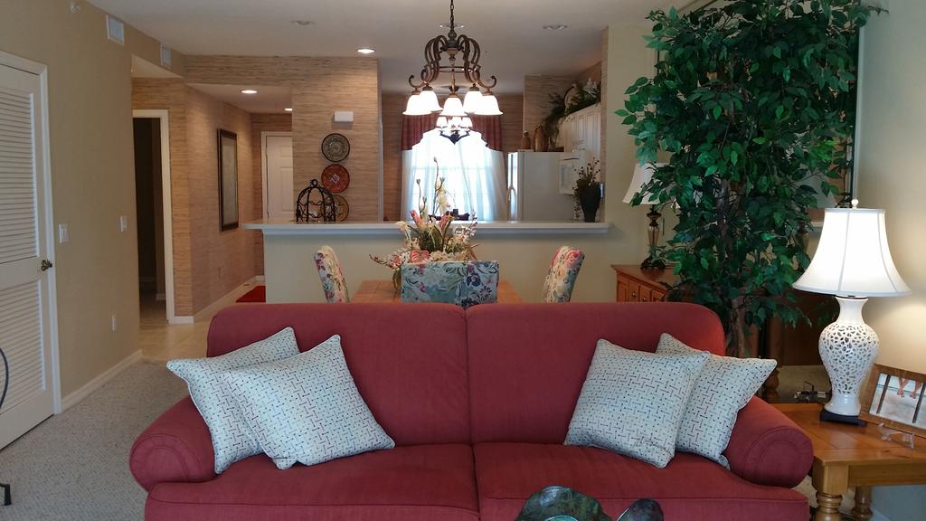 Southern_World's tweet image. Thanks for the favorites @DavidSmethie and @NaplesProblems  
2015 will be phenomenal for #RealEstate !!! 239-540-4884