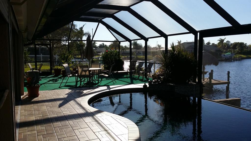 Southern_World's tweet image. Thanks for the favorites @DavidSmethie and @NaplesProblems  
2015 will be phenomenal for #RealEstate !!! 239-540-4884