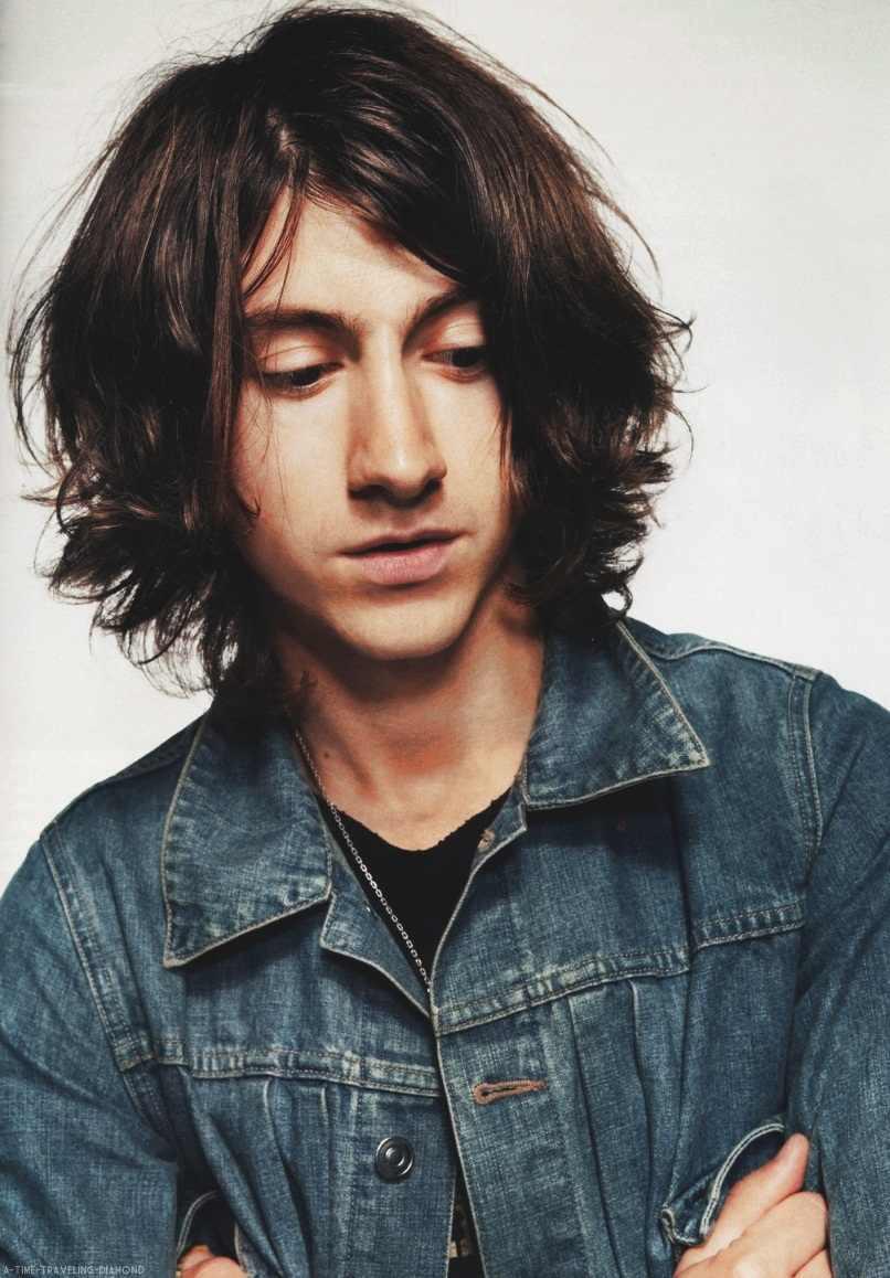 Happy birthday Alex ! this is the real alex turner 