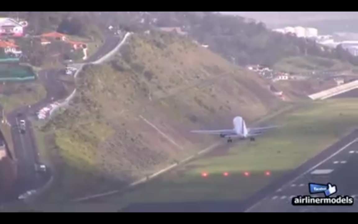 YNHallak's tweet photo. Let The Winds Blow Landing https://t.co/Eb3ktlTE1Z #AirlinePilots #airlines #aviation #wind #meteorologicalfilms #RT http://t.co/IHDTK4qmk0
