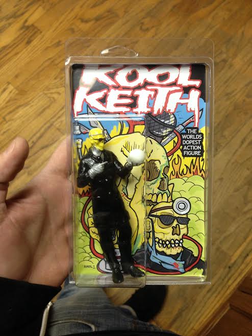 DrawYung's tweet photo. Woah!Check out @UltraMan7000's new action figure toy!Donate $40 to KS &amp; get a YL print 2 match http://t.co/Dz9k1hXVCO http://t.co/B49VLVRuka