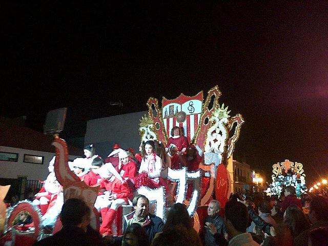 JRMORALES_SFC's tweet photo. En mi Sanlúcar la Mayor no puede faltar,un año más,la mejor carroza de la Cabalgata de los Reyes Magos. http://t.co/szZNErwIHf