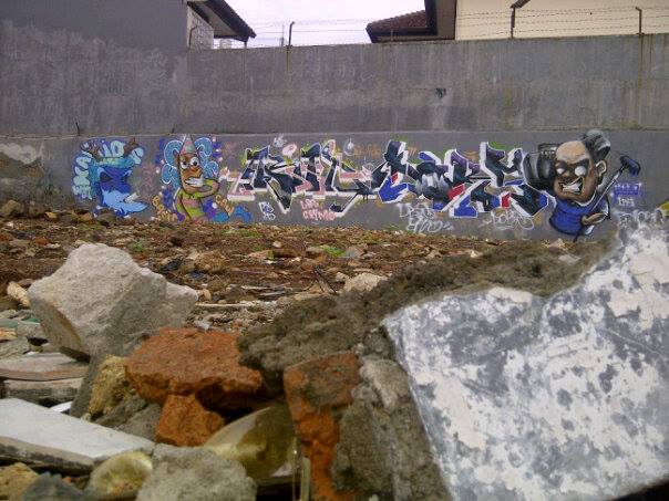 yohanesso666e's tweet photo. Full wall "kacios-soge-akid-doks-febs" maksih buat kopi'nya doks :P http://t.co/6tYPQhMJYG