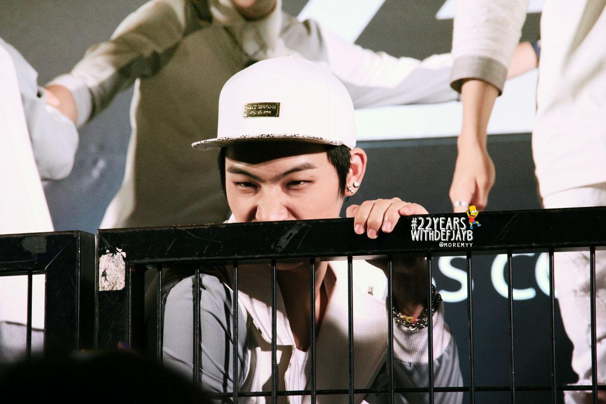 GOT7Republic's tweet photo. #23YearsWithDefJB RT @mfQy_: รักนะ♥ #23YearsWithDefJB #ใจฉันมีแต่บีมีแต่บีมีแต่บีคนเดียว @Def_soul_JB http://t.co/EEmpp6QXXD