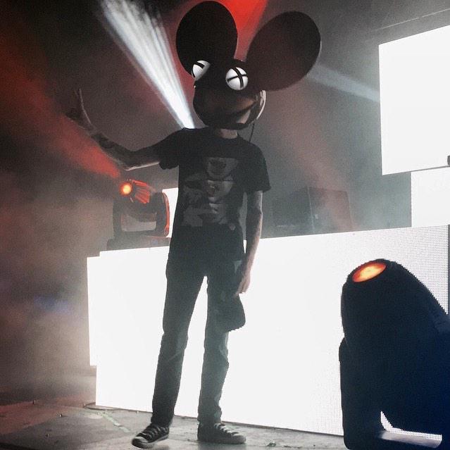 \" Hoy es el cumpleaños del ratón de la música electrónica! Happy Birthday,   