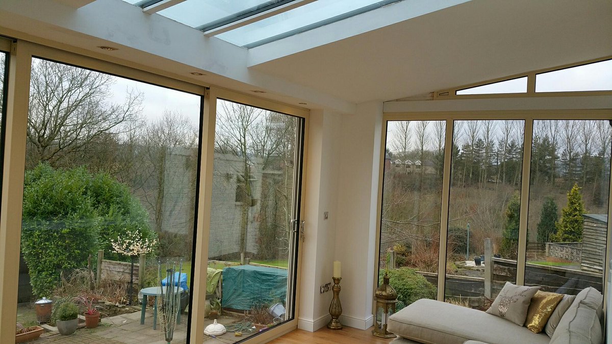 BellaVistaBWS's tweet photo. #LivinRoof #Bury @Ultraframe1 @ConnaughtCR http://t.co/XLNGSg6CM3