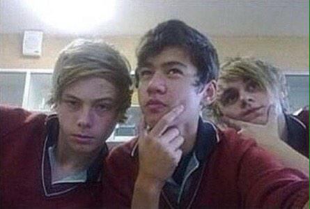 mcuzayn's tweet image. #HERESTO5SOSMEMORIES @MUKEG0ALS 😂😂 @5SOS