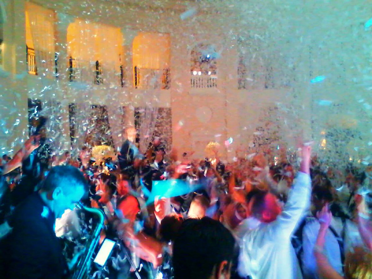 SFLHeatwaveBand's tweet photo. What an amazing weekend at the @WestinColonnade Here is a great room shot when the party jumped off!!!!!!!! http://t.co/DdH9B9Tfnh