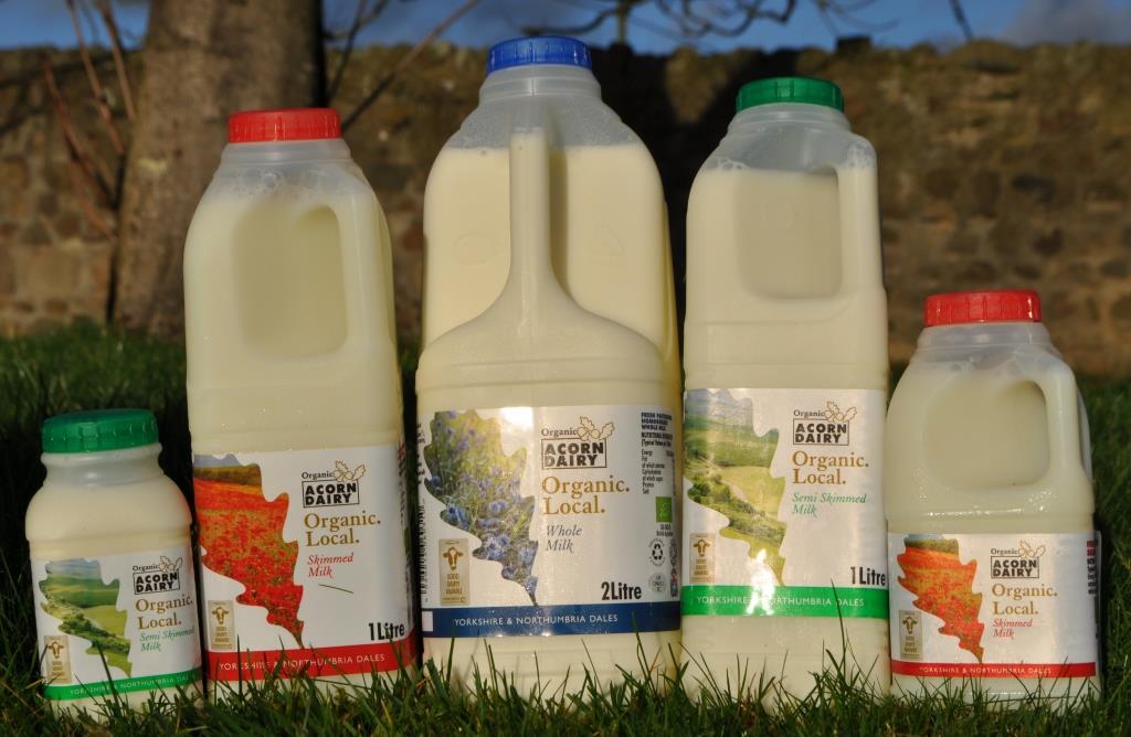 AC0RNDAIRY's tweet photo. Hot new look for cool organic milk. Sold @waitrose #Hexham #Newcastle #Ponteland &amp; @Morrisons #Yorkshire @local_food http://t.co/DNYXfX07GE