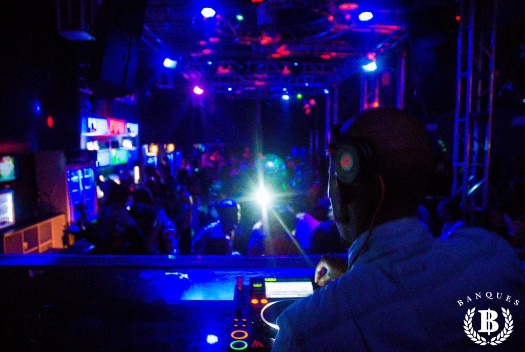 Seasoned_Africa's tweet photo. Dope โ@DJBanques: 2nd Annual Glitz&Glam. #cpt #BanquesNation DJ KENT http://t.co/2cg8Z7YFOxโ