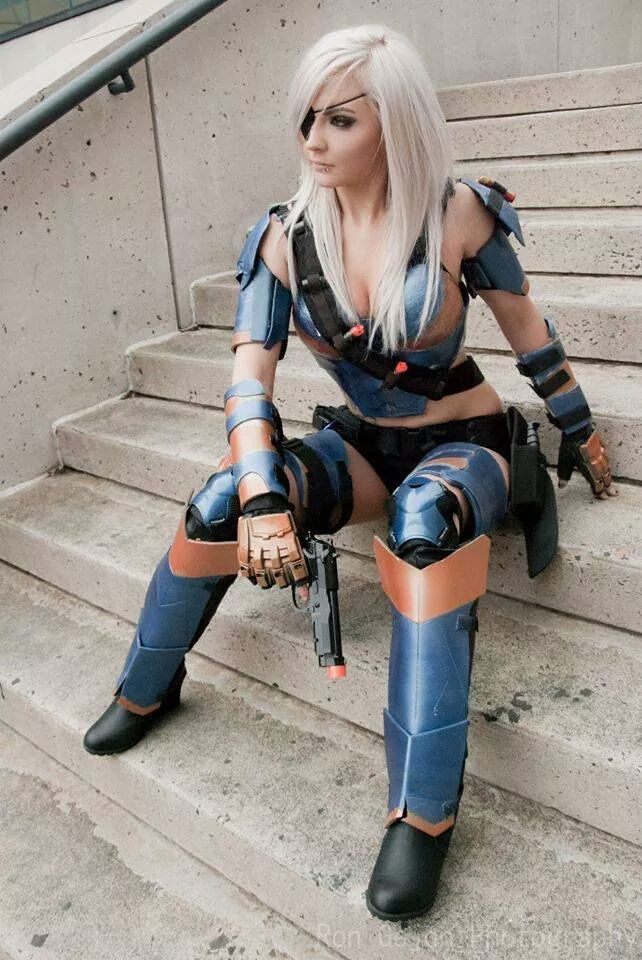 colorworldbooks's tweet photo. #Legit “@toyscavenger: Today's #DailyCosplayer, the talented @KayVictoriaC with Deathstroke #cosplay #RT #Follow http://t.co/E0DuvIaNuy”