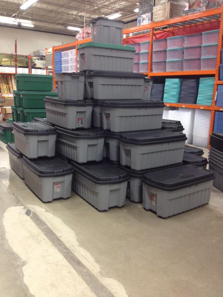 ThdRob's tweet photo. 👏👏👏👏👏#909ROX #GreatJob #proud DH Hughes 💪26pallets of storage out onto the floor #Destination909 4 #StackMoreSaveMore http://t.co/isIB942XEz