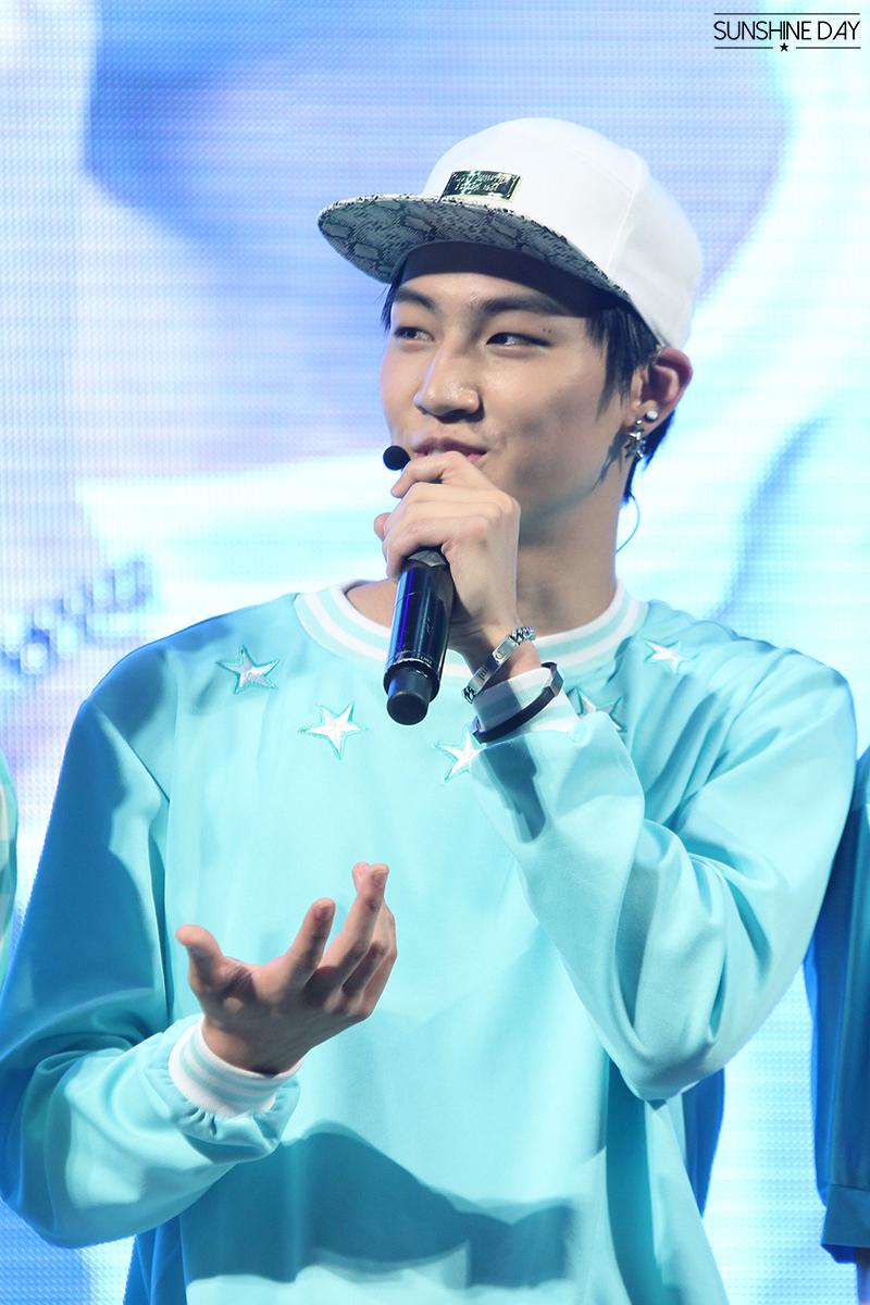 GOT7Republic's tweet photo. RT @sunshineday_Jr: 뽐리더님 생축!♡♡♡ @Def_soul_JB #23YearsWithDefJB (http://t.co/HEohjTIwxc) http://t.co/oij0D3yBGw