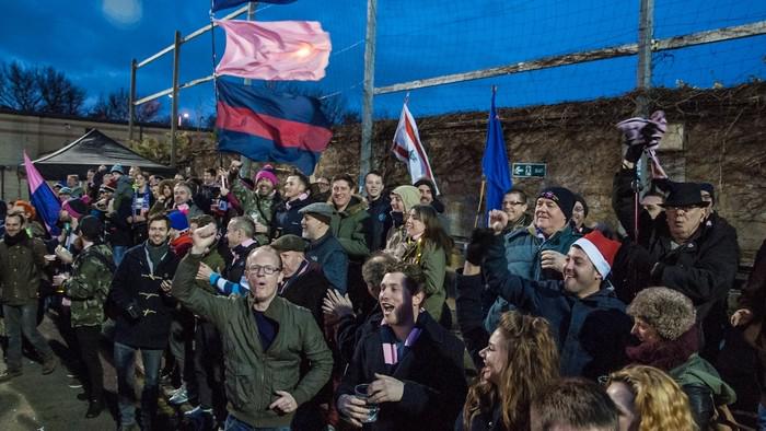 VICEUK's tweet photo. London's left-wing utopian non-league ultras are reclaiming football: http://t.co/9J7MBCFIAQ http://t.co/4gK8WciOPx