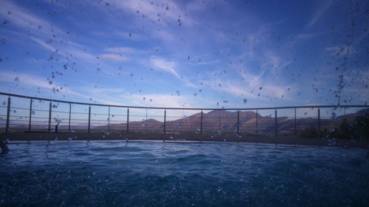 ammaar_solomons's tweet photo. The view from under the waterfall 😍 http://t.co/FgsGDGiWQ9