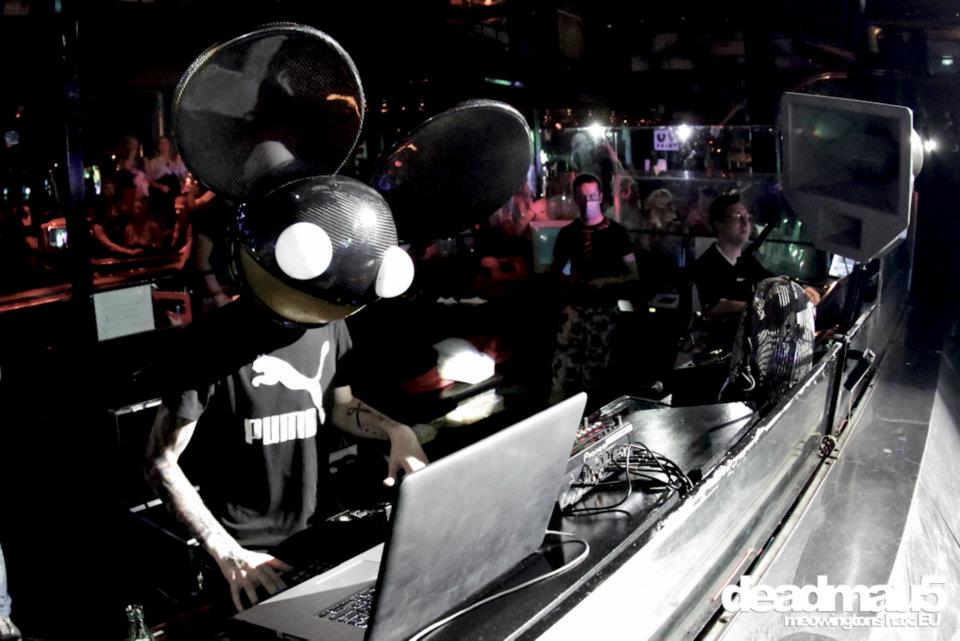 Hoy esta de cumpleaños el dj canadiense Joel Thomas Zimmerman, mejor conocido como deadmau5, Happy Birthday 