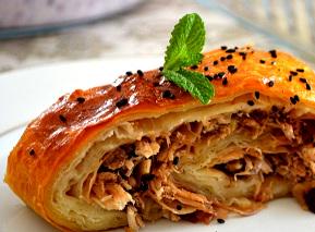 TAVUKLU RULO BÖREK
DETAYLAR MAVİ LİNKTE
lezzetliyemeklerperisi.com/borek-tarifler…