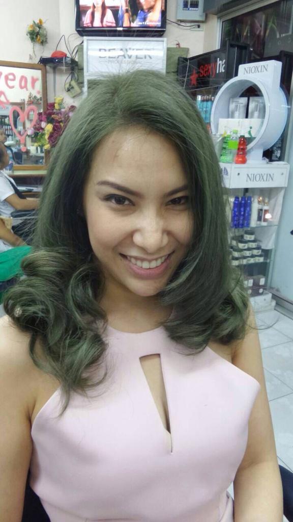 Nawaphol's tweet photo. #colorsolution #ardell #haircolor #graymagic #unred #lockinblonde #redgold #perfecthaircolor8.17+7.17+lock in+สีเขียว http://t.co/9cAw0ghlkp