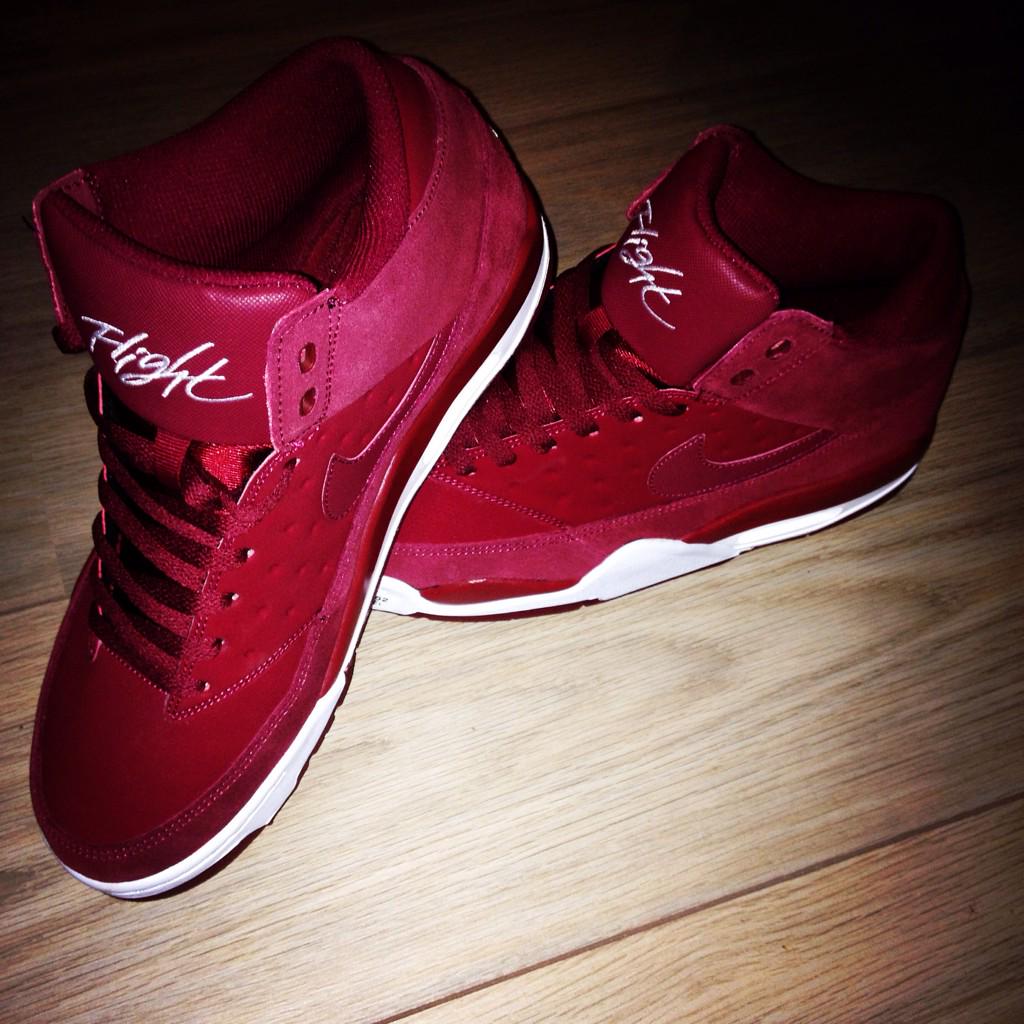 wj93dekk's tweet photo. Got me some new shoes!! Love them!! http://t.co/8XI0MGlavO