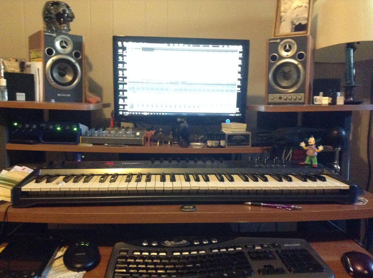 IdeaMoose's tweet image. Back to work! Composing music for 'A Hare in my Yard' and other various projects! #gameaudio #indiegamedev #gamedev