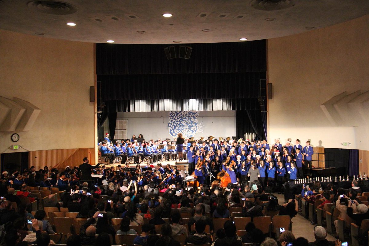 OneCitySF's tweet image. The @inkling team helping out @ the Holiday Concert w/ their Circle the Schools partner A.P. Giannini M.S. #onecitysf