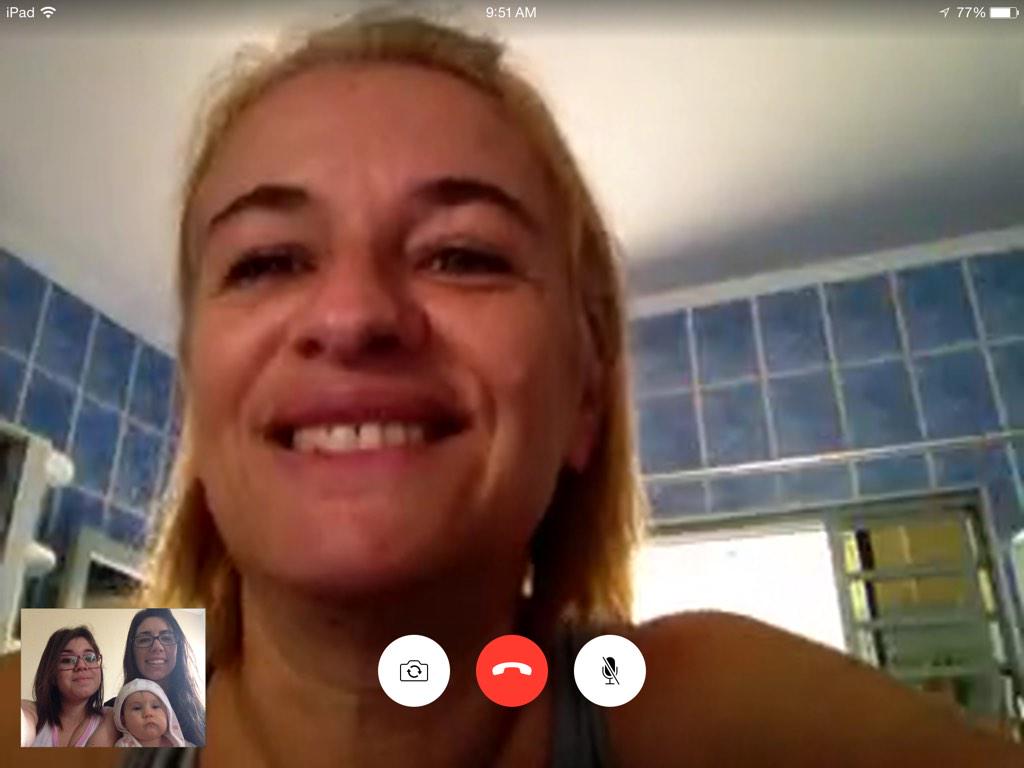 fcjornal's tweet photo. #famiia #amo #facetime #brasileua #euabrasil #cam http://t.co/cnXbH1neOS