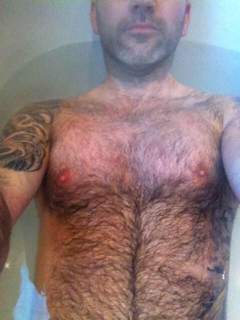 ابي نفس جسمه مافي احد ادلعه ..