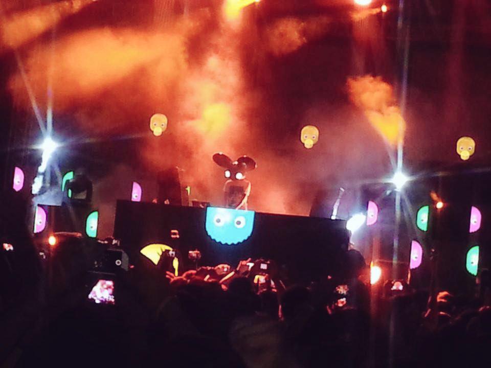 Happy birthday,        Hope you have a good time today. And thank you for came to our country. 