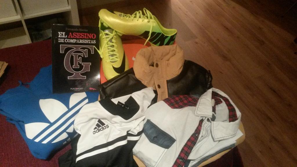 Daniecija's tweet photo. Ya han llegao los reyes a la calle chucena!!!!! Espectacular se queda corto, gracias mi amor @albarodros te quierooo http://t.co/9LlcclvkXt