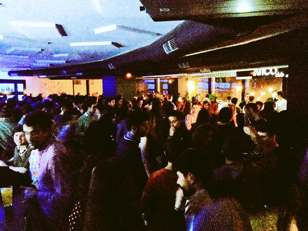 Último día de #Navidades así que toca #Ático com @sergiiomartin_  y @KappyFdez 🙌🙌💃💃 #ReyesÁtico #HoySeSale