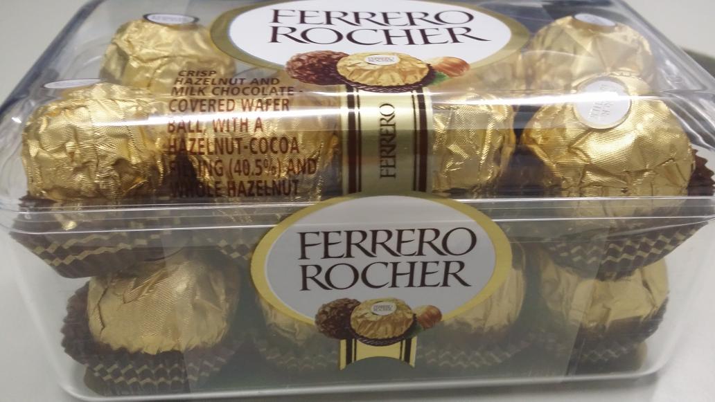 Veegel6's tweet photo. Yummy gift from the boss man to all his staff...nice surprise! #HillsHoward http://t.co/haPzlRA4BL
