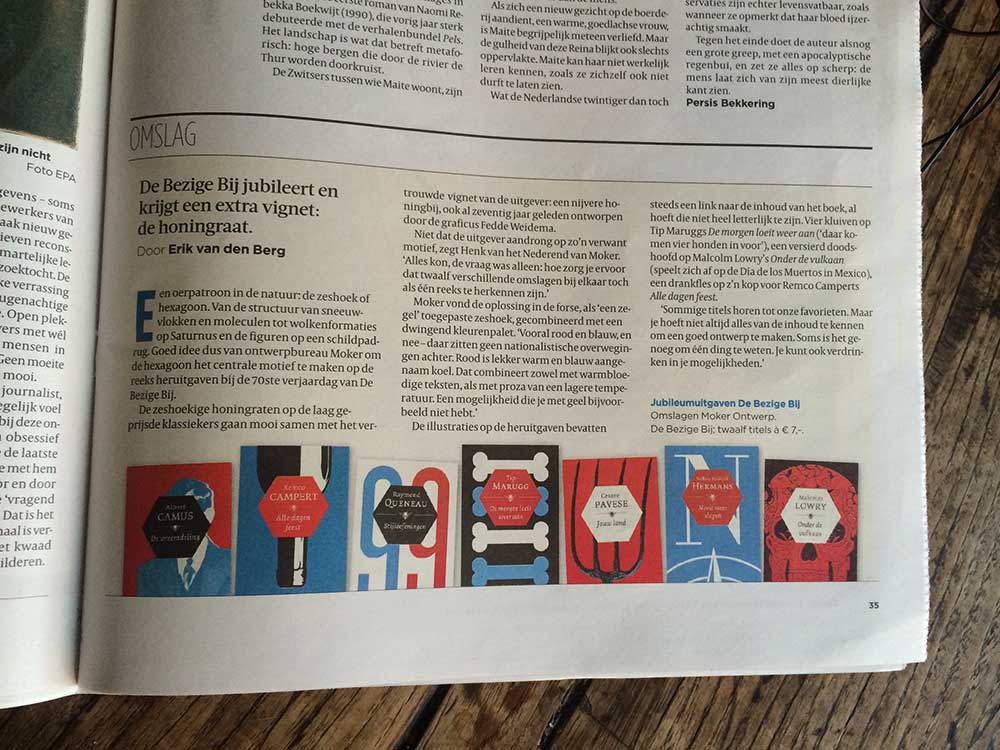 Moker in de Volkskrant. Over de omslagen die wij ontwierpen voor de 12 jubileumuitgaven van @debezigebij.