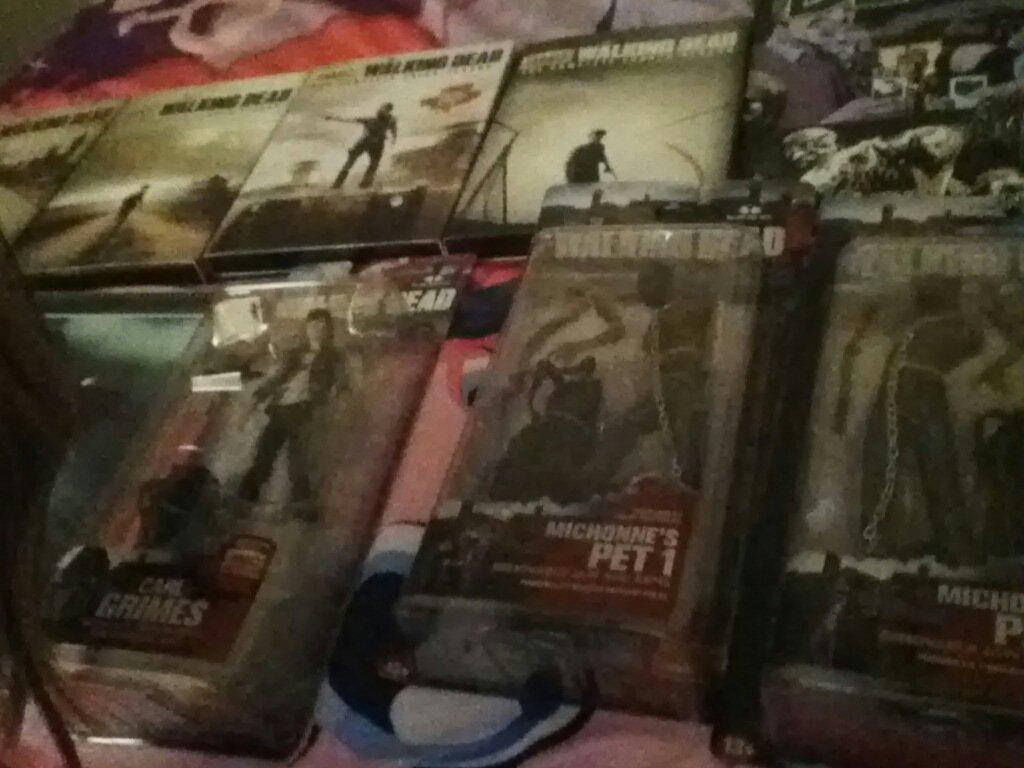 My The Walking Dead Collection So Far! :D #TWD #comic #carlgrimes #zambies #DVD