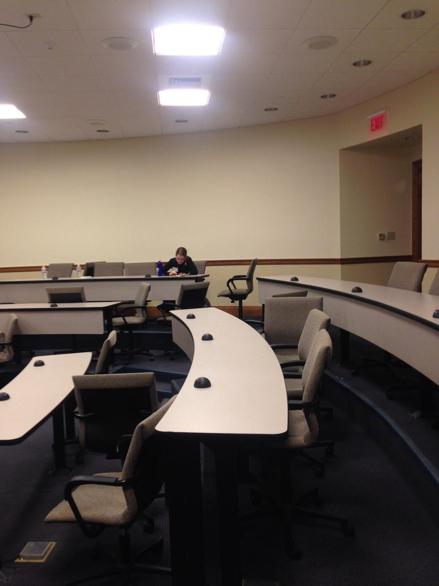 AssociatedP_15's tweet photo. Breaking news: Mayor of Detroit left alone. Other members of the local government team no where to be found #IPE2015 http://t.co/Lm5gYtYG5F