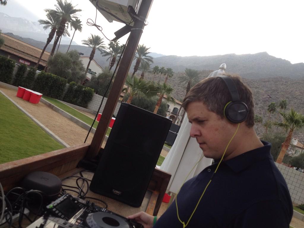 fsqofficial's tweet photo. Getting down in #PalmSprings yesterday #FSQofficial @chuckdafonk @allnightshoes at the lovely @haciendacantina http://t.co/39yoWMc3nR