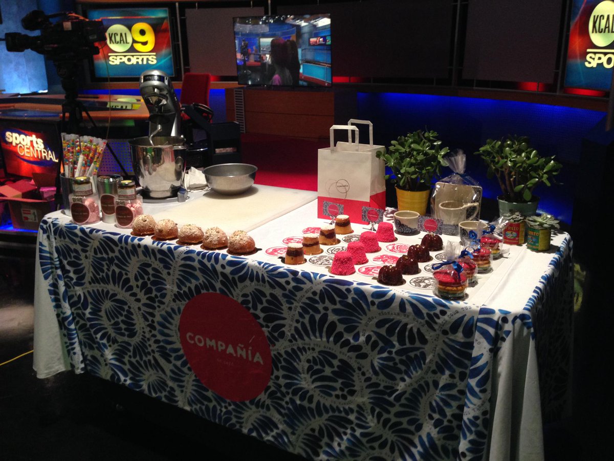 20thHomeEnt's tweet photo. Catch Executive Pastry chef Tamara Davis' recipe for a Dia de Los Reyes Rosca on KCAL9 #Bookoflife on Digital HD 1/6! http://t.co/xkxAtQiuPM