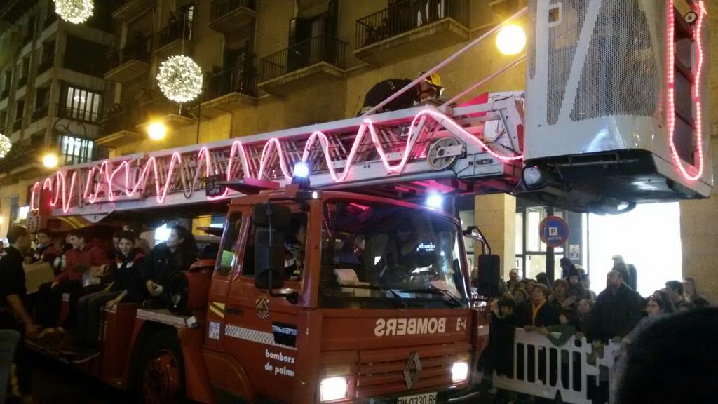 <a href="/BombersDePalma/">A.C.i E.</a>