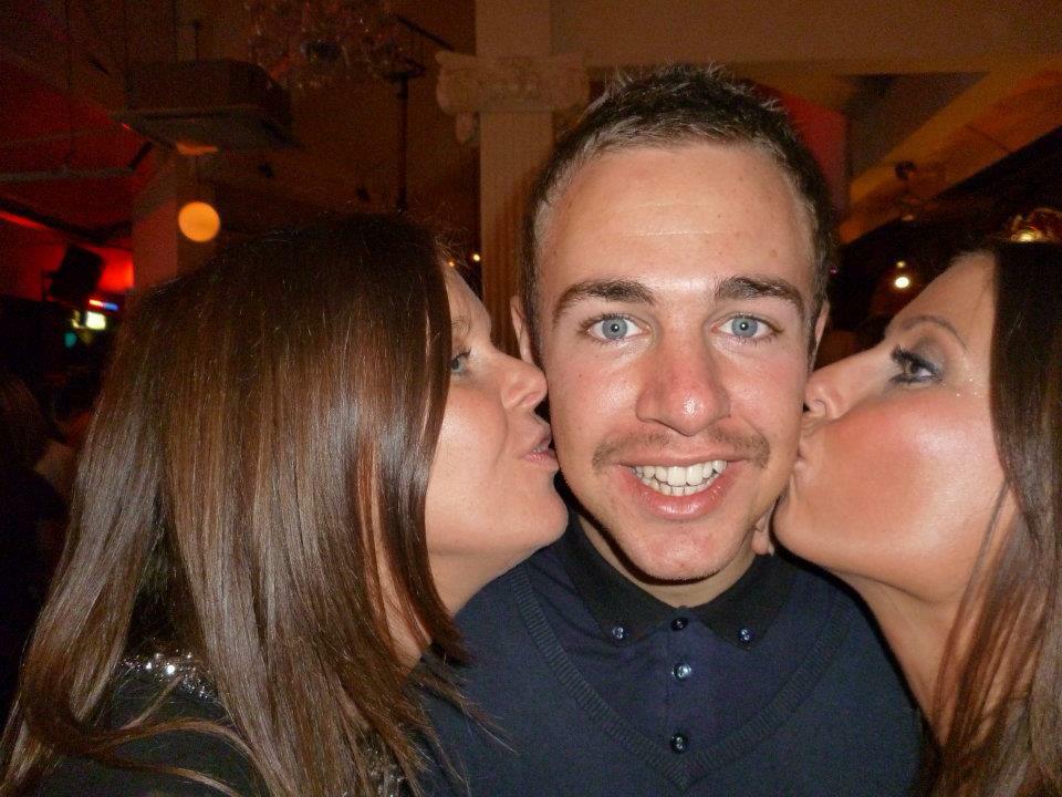 Beektaylor's tweet photo. @GaryBarlow please Gary #singforwilli thus could be you on the day @nickywilliams09 http://t.co/qSDPC8PX31