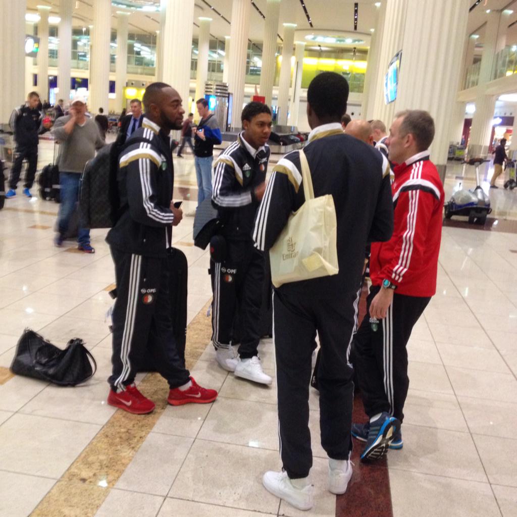 Feyenoord's tweet photo. De selectie van Feyenoord is zojuist veilig geland op de luchthaven van Dubai. http://t.co/oZEn6P16uW