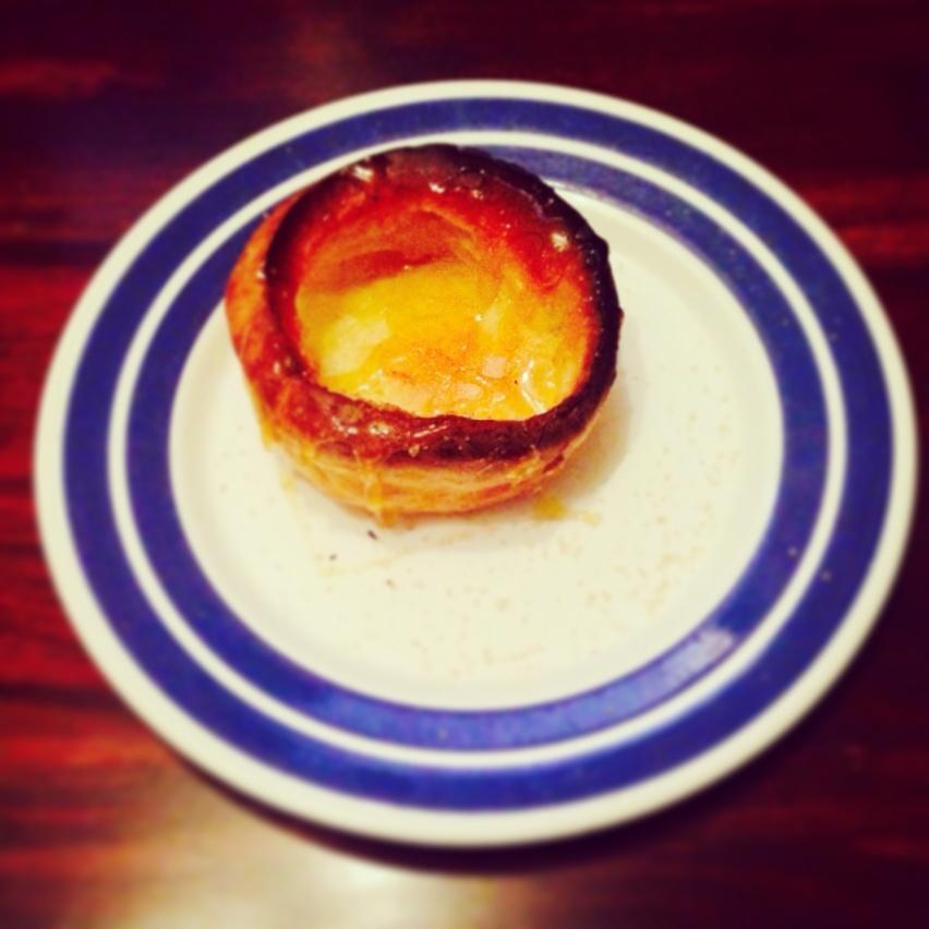 YPuddingCo's tweet image. Back to work blues? Why not make it a happy Monday with our favourite comfort food - sweet Yorkshire with syrup