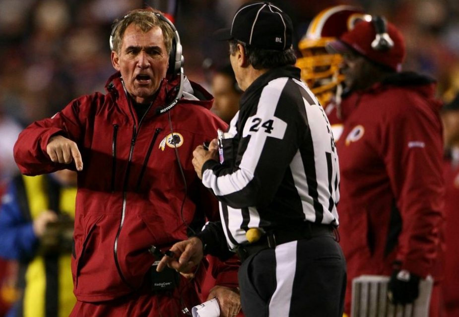 NFLonFOX's tweet photo. REPORT: @buffalobills interview Mike Shanahan for coaching job - http://t.co/8Vqezt1OBd http://t.co/JN1zioEUgq
