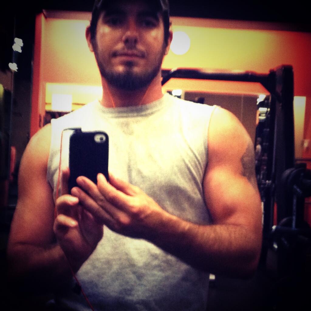 DauzatGrant's tweet image. #MemoryMondays when I was a gym aholic!!!! 🙌 💪 # NoPainNoGain #ImGoingBack