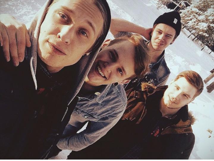 softenginePortu's tweet image. First day at school and I am already tired... Just boys to make me happy...