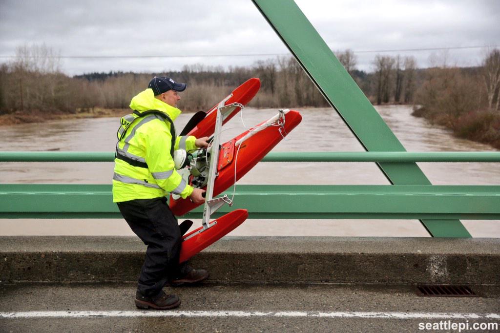 jordanbstead's tweet photo. Views on #waflood where #ToltRiver and #Snoqualmie River meet. Water peaking, accord. to USGS here. (Via @seattlepi) http://t.co/mqQrnpK1p9