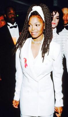 Janet_Jack1's tweet photo. ...Mike in the back aroud, Lmaoo 😆 http://t.co/Z1pmcapSDn