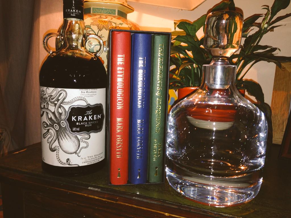 TheMarkASimmons's tweet photo. Gifts for me on my name day.
@TheKrakenRum_UK @Inkyfool #birthdaygifts #TheElementsofEloquence http://t.co/A08IhxedQj