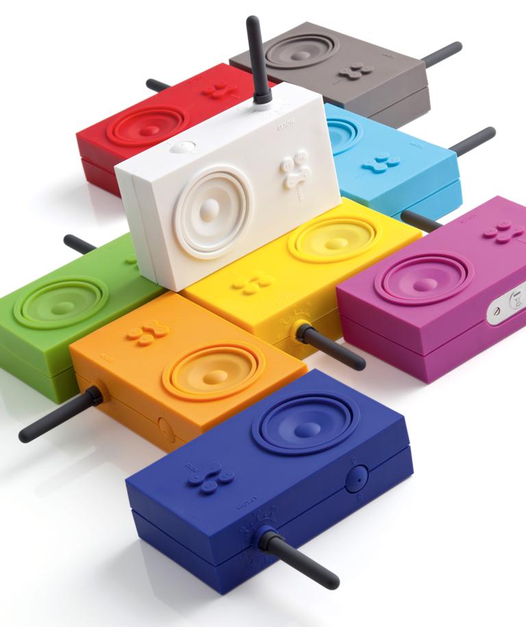 BeColorBE's tweet photo. On rêvait d’une radio résistante à l’eau.Retrouvez chez Be Color la #Tykho de @lexondesign #design Marc Berthier http://t.co/1xhYH3GYl0