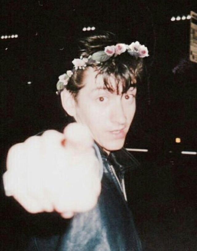 Happy Birthday Alex Turner  thank you for all your wonderful songs
aww I love you so much, best wishes to you 