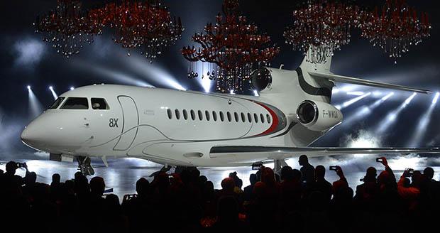 QimBiz_AERO's tweet photo. FIRST FALCON 8X CEREMONY - Dassault Aviation https://t.co/tbX7t3IqmD 

http://t.co/FbZ7Buln17 http://t.co/3fp3Bi2WF2